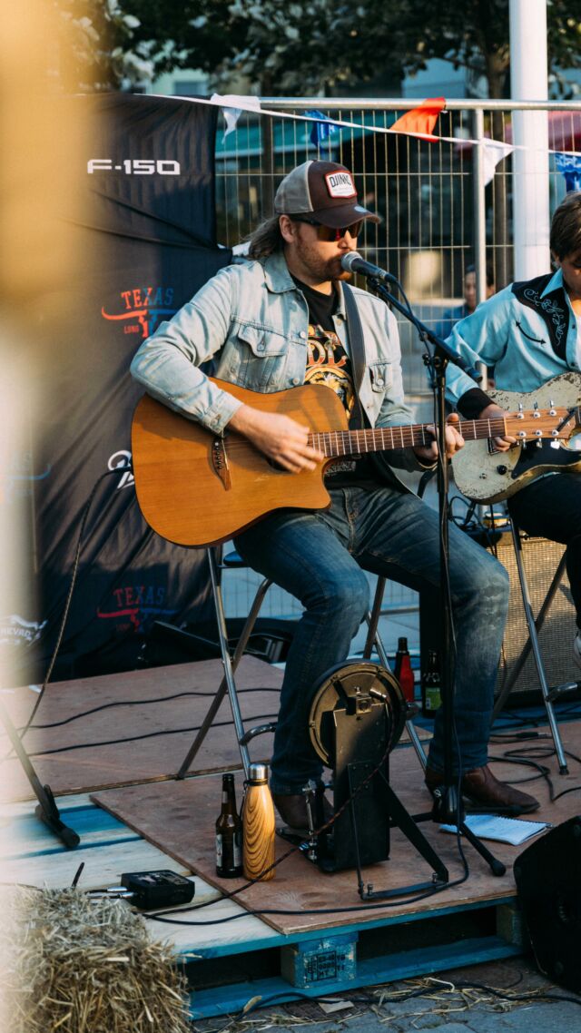 Throwback to our amazing block party in Sollentuna!🔥 🎸Next up → Halmstad! Join us this Friday and Saturday for great music, food, and vibes! If you’re nearby, don’t miss out! 🙌🙌 #AllRoadsLeadToTexas